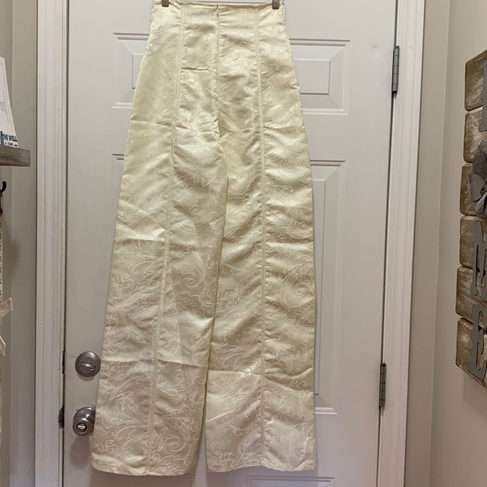 3/$15 PrettyLittleThing Cream Jacquard High Waisted Wide Leg Pants Size 2 - Picture 4 of 6